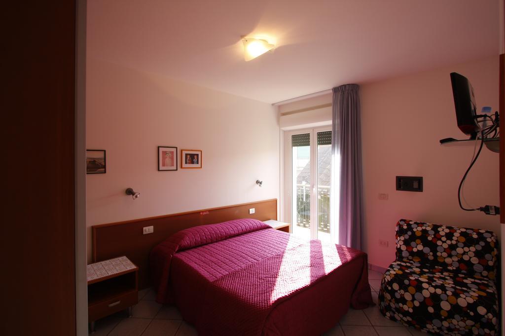 Casa Vacanze Villa Spina ซัน เบเนเดตโต เดล ตรอนโต ห้อง รูปภาพ